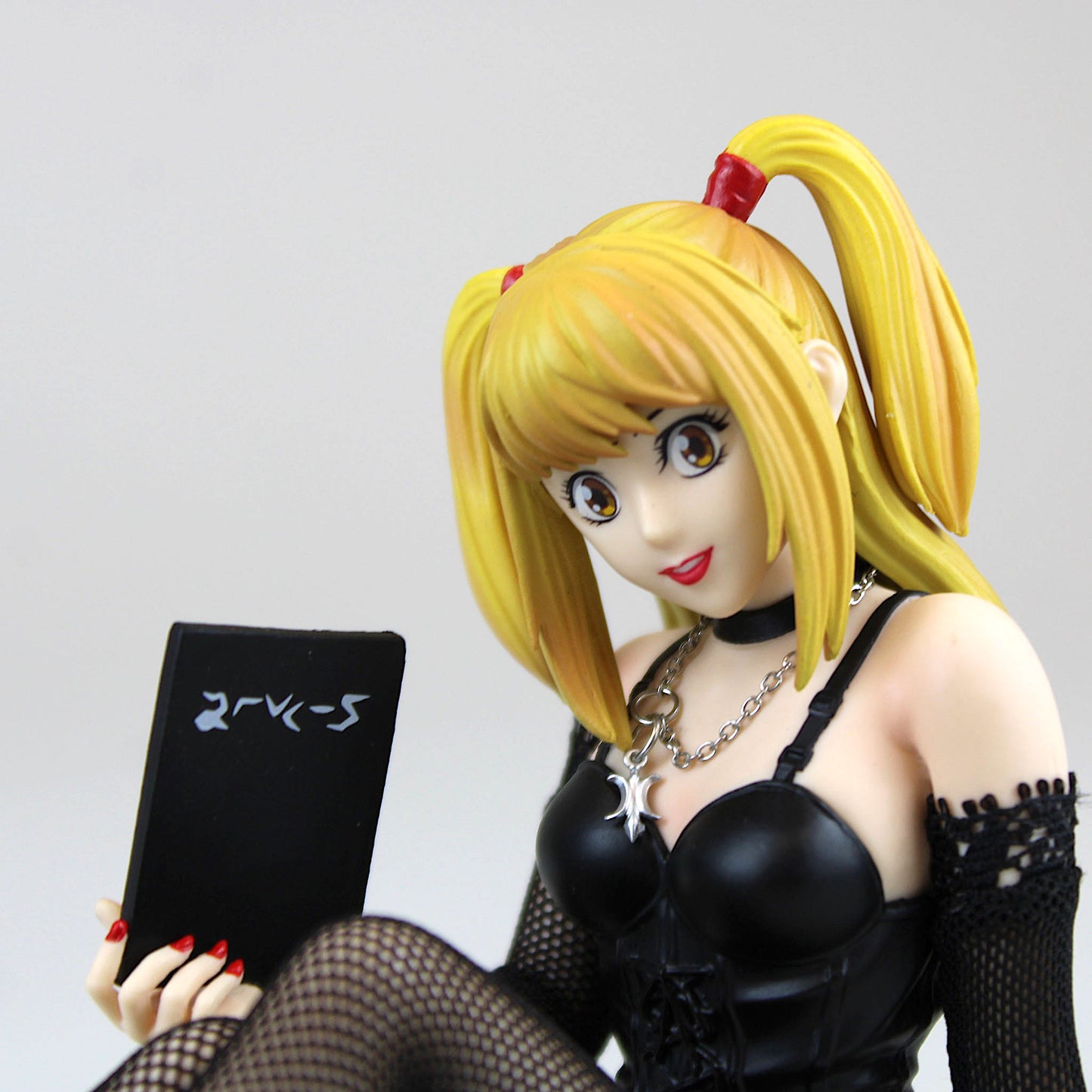 Misa Amane (Death Note) Statue