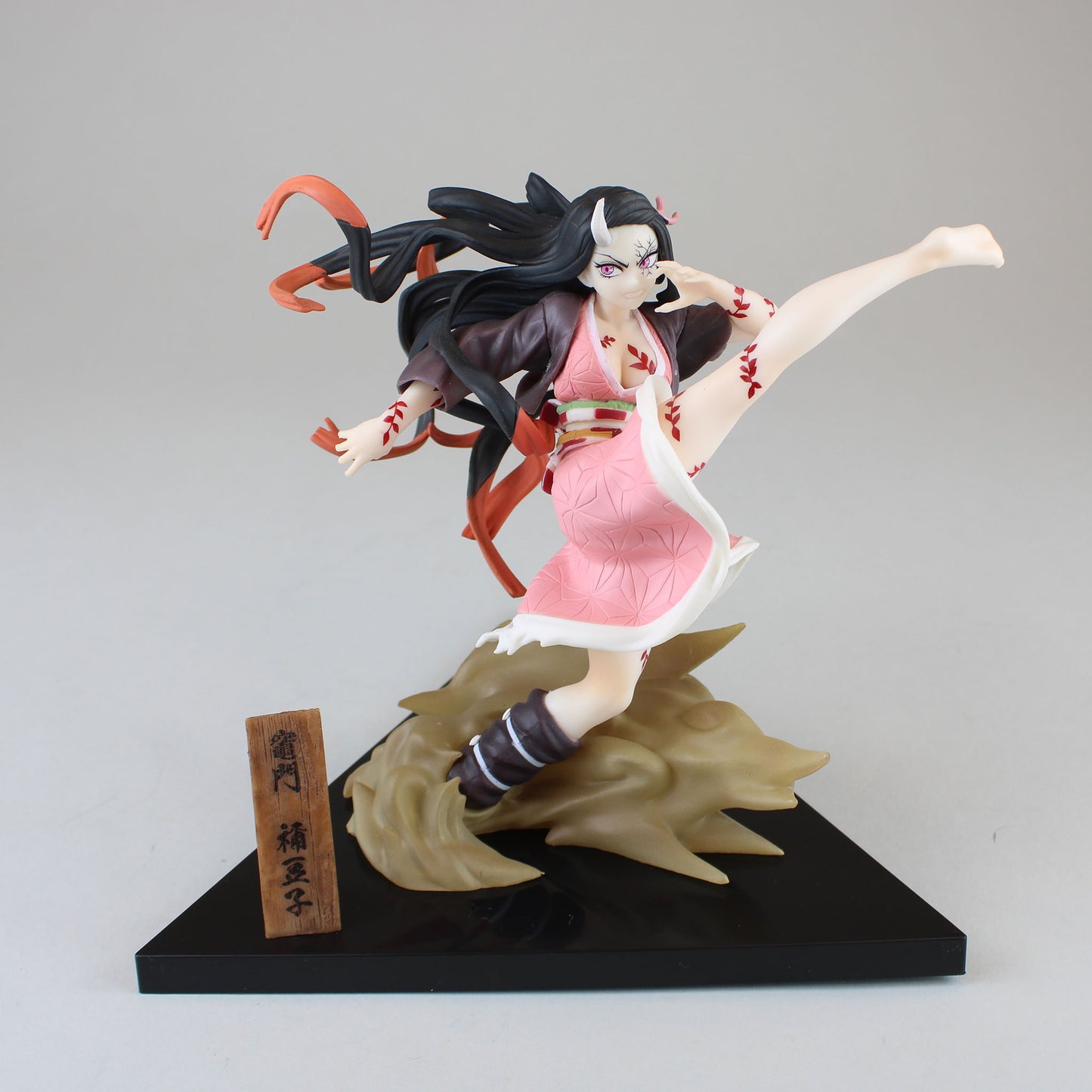 Load image into Gallery viewer, Nezuko Kamado (Demon Slayer) &amp;quot;The City Where Demons Dwell&amp;quot; Statue

