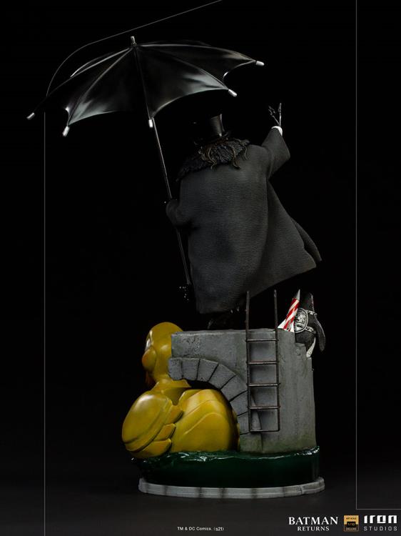 Penguin (Batman Returns) DC Comics Deluxe 1:10 Art Scale Statue by Iron Studios