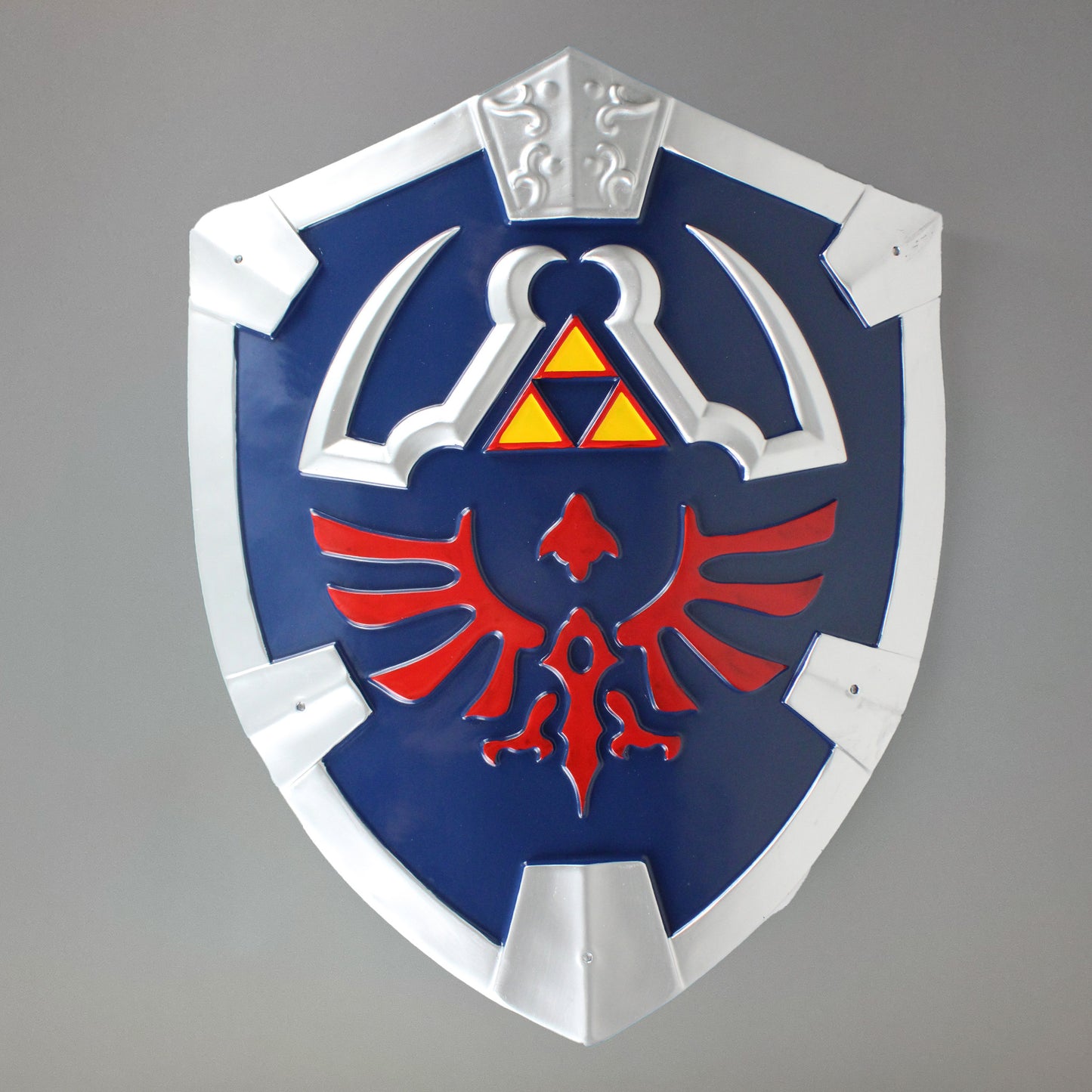 Hylian Shield (The Legend of Zelda) 21 by 17 Polyresin Prop Replica –  Collector's Outpost