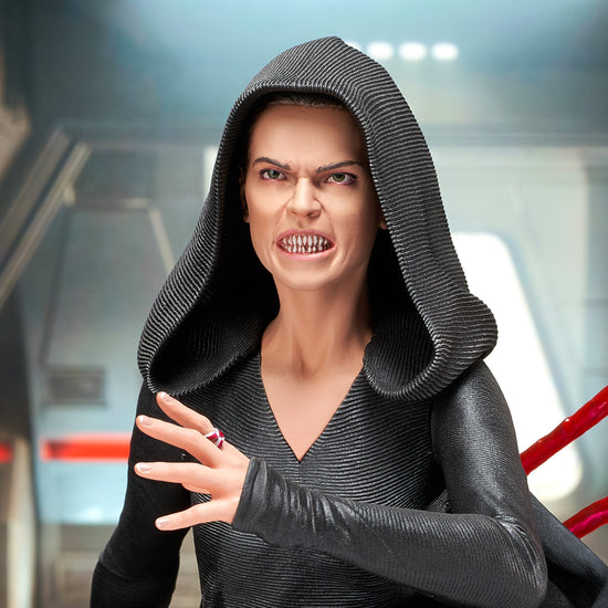 Load image into Gallery viewer, Dark Rey (Star Wars: The Rise of Skywalker) 1:6 Scale Exclusive Resin Mini Bust
