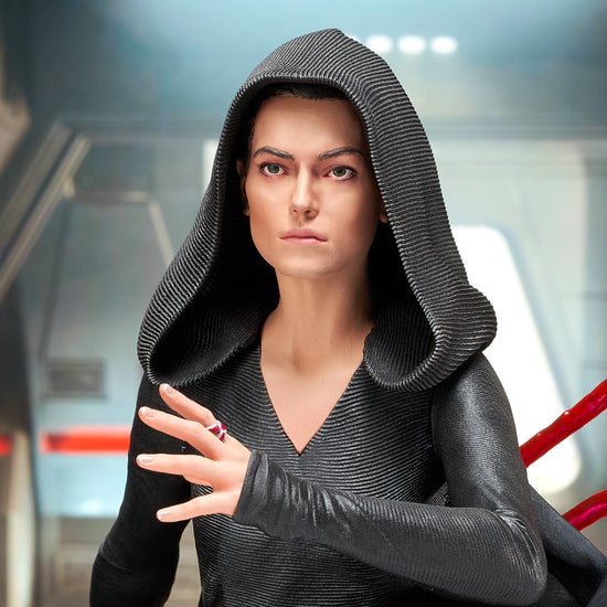 Load image into Gallery viewer, Dark Rey (Star Wars: The Rise of Skywalker) 1:6 Scale Exclusive Resin Mini Bust
