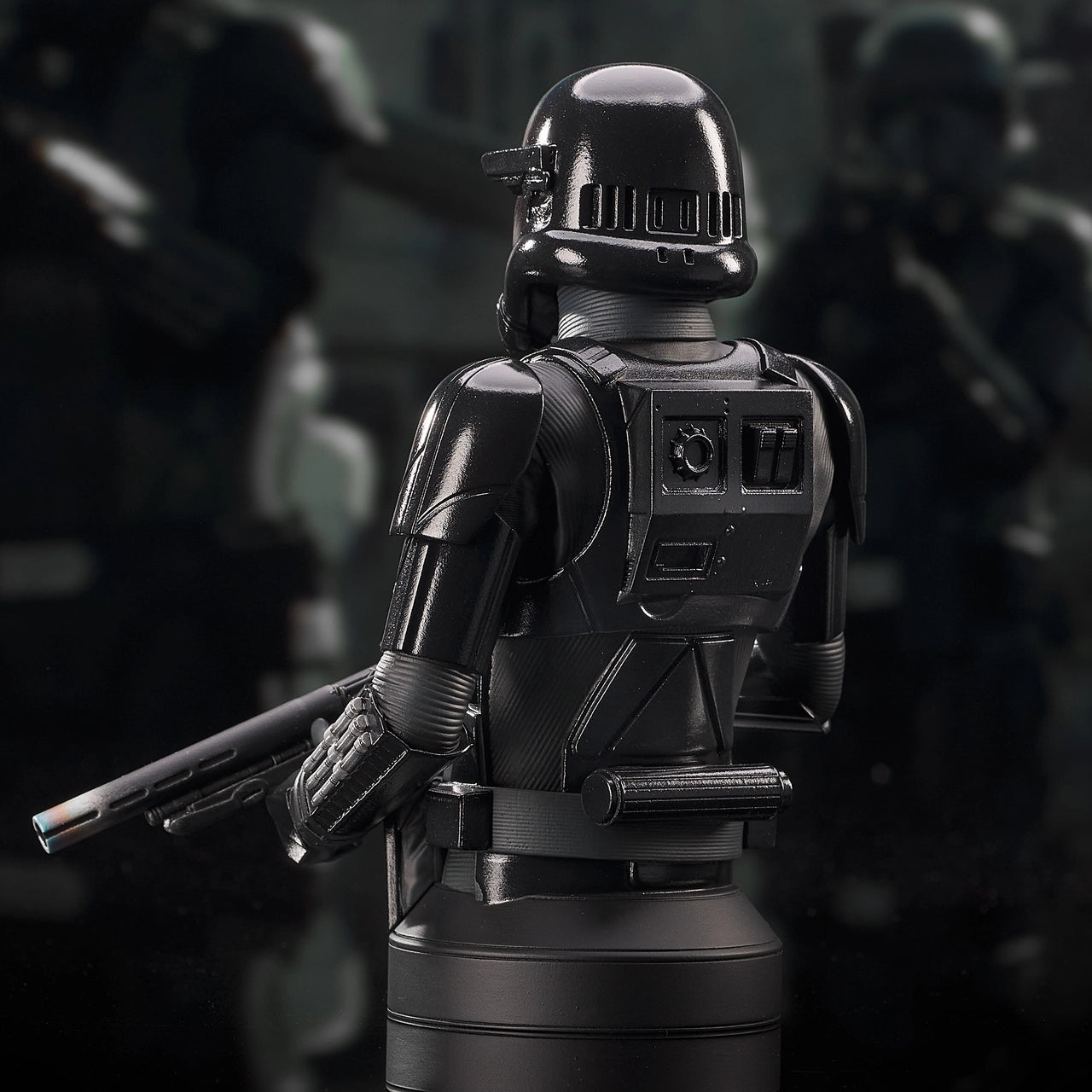 Load image into Gallery viewer, Death Trooper Star Wars: The Mandalorian 1/6th Scale Mini Bust
