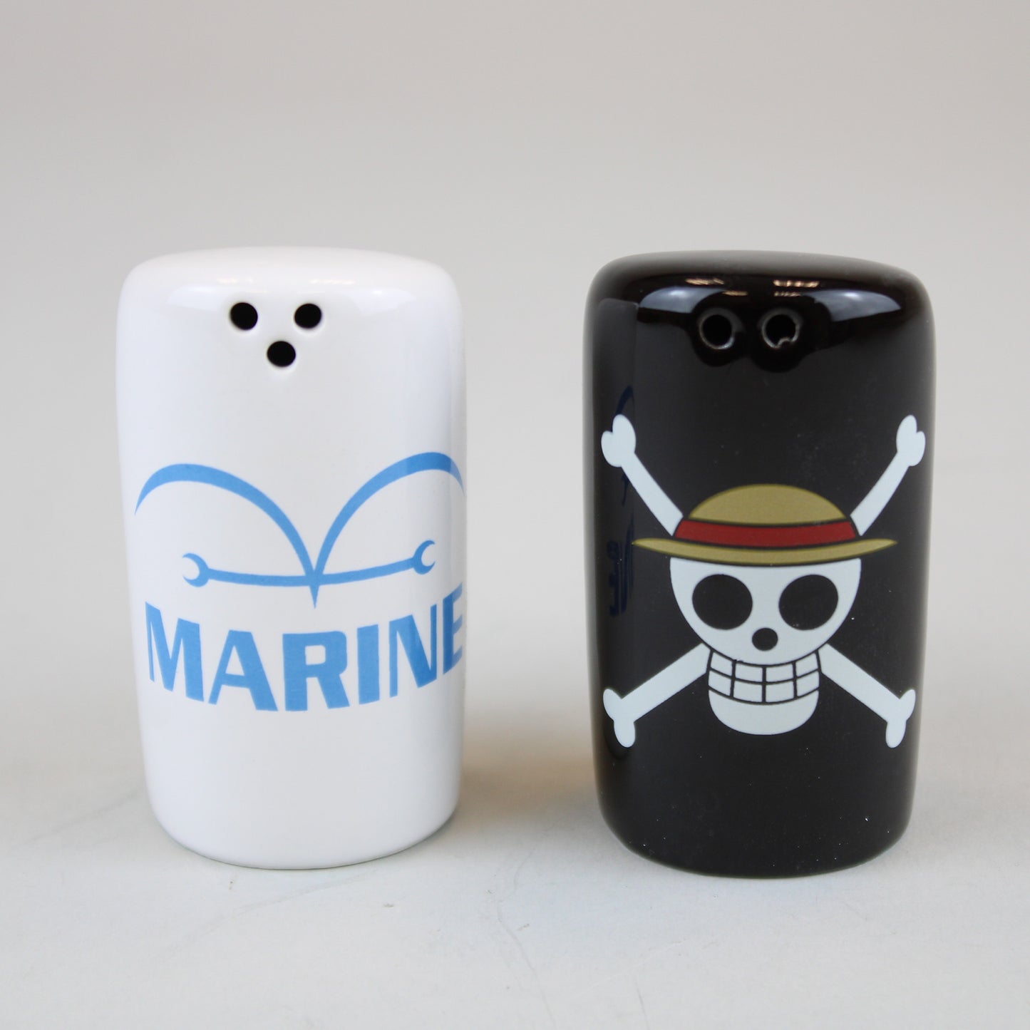 Straw Hat Pirates Jolly Roger & Marines (One Piece) Salt & Pepper Shaker