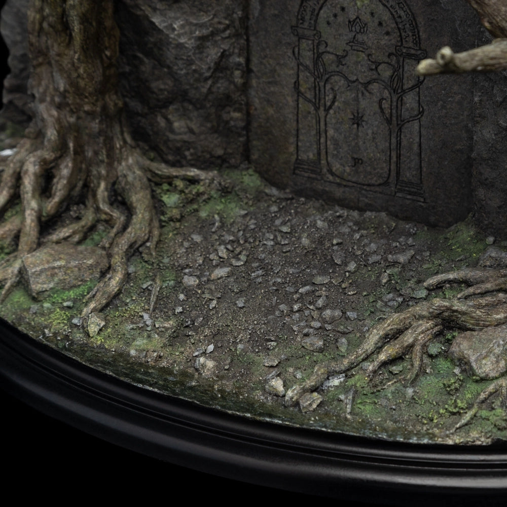 Load image into Gallery viewer, The Doors of Durin (Lord of the Rings) Statue by Weta Workshop
