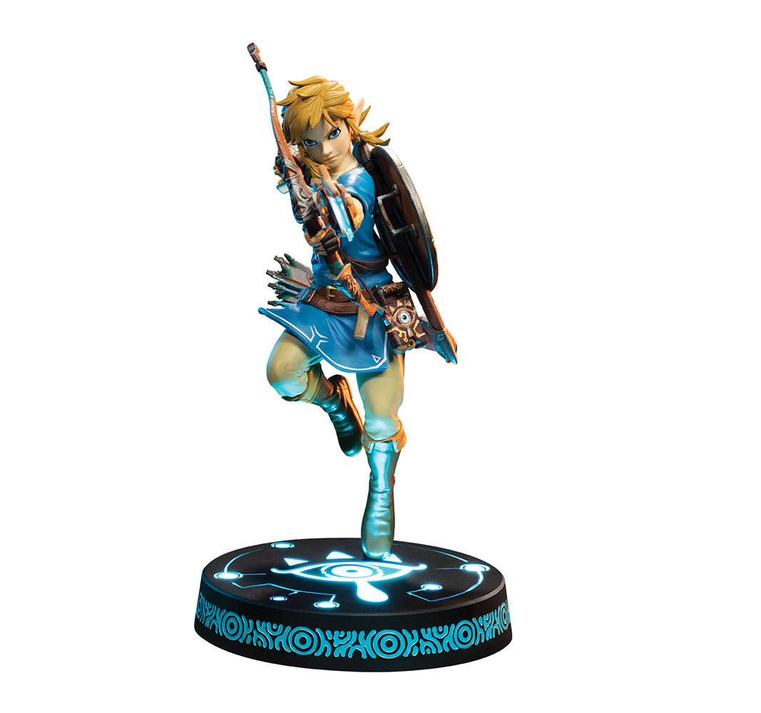 The Legend of Zelda Breath Of The Wild Link Lighted Collector's Edition Statue