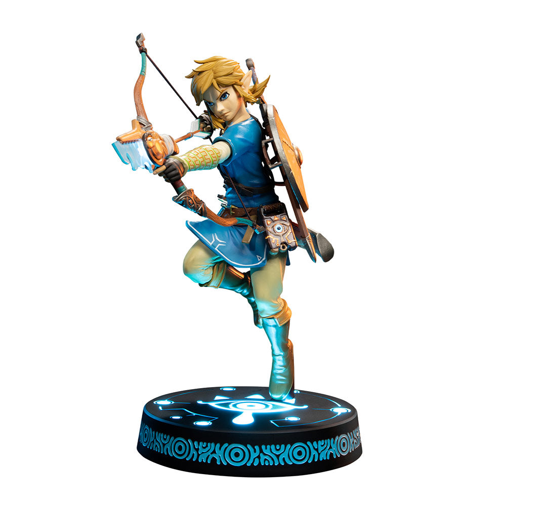 The Legend of Zelda Breath Of The Wild Link Lighted Collector's Edition Statue