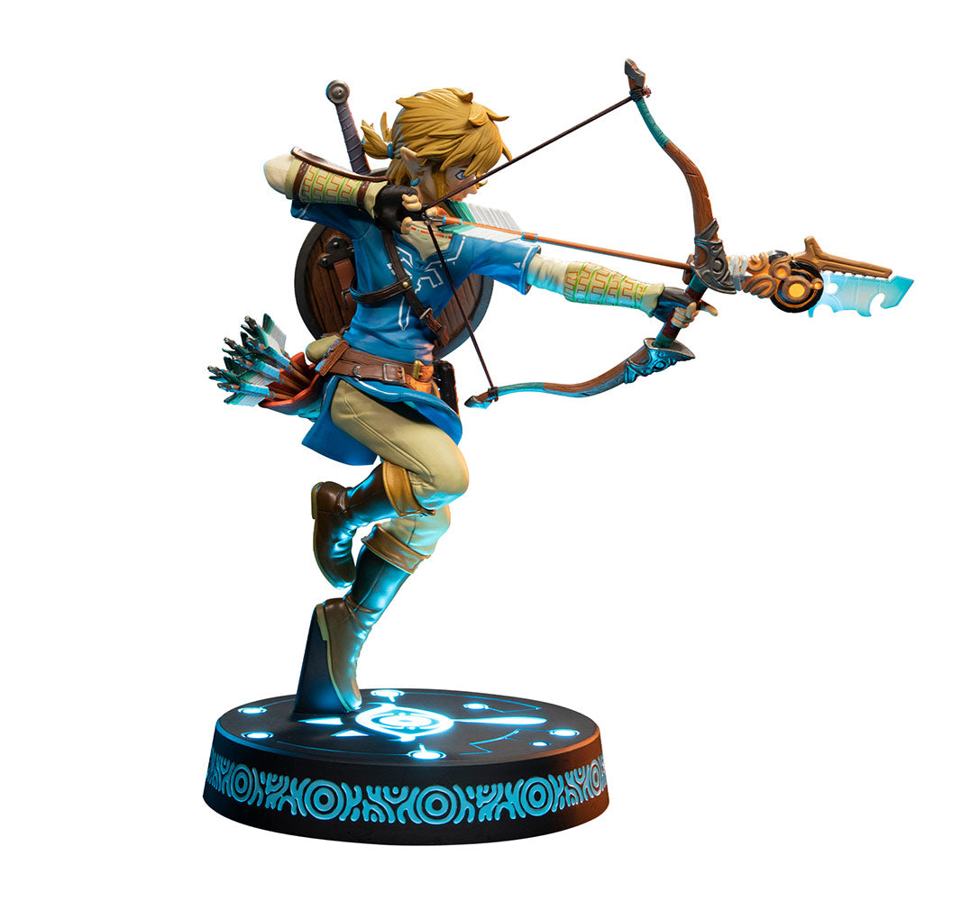 The Legend of Zelda Breath Of The Wild Link Lighted Collector's Edition Statue