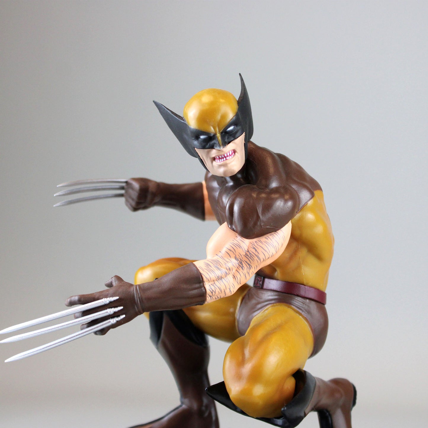 Load image into Gallery viewer, Wolverine Comic Marvel X-Men Gallery Statue
