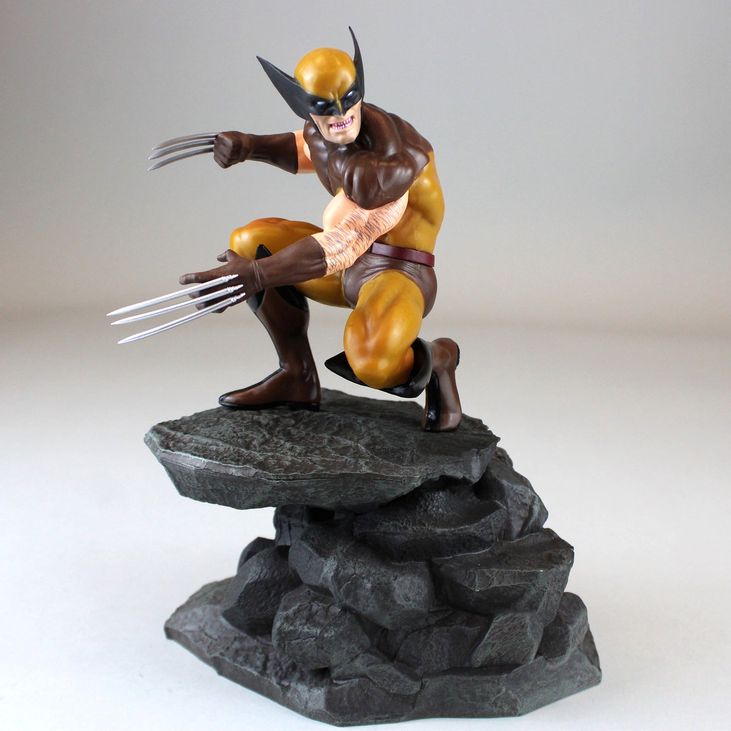 Load image into Gallery viewer, Wolverine Comic Marvel X-Men Gallery Statue
