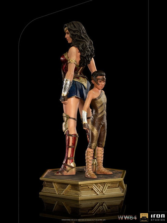 Load image into Gallery viewer, Wonder Woman &amp;amp; Young Diana (DC Comics) Deluxe 1:10 Scale Statue by Iron Studios
