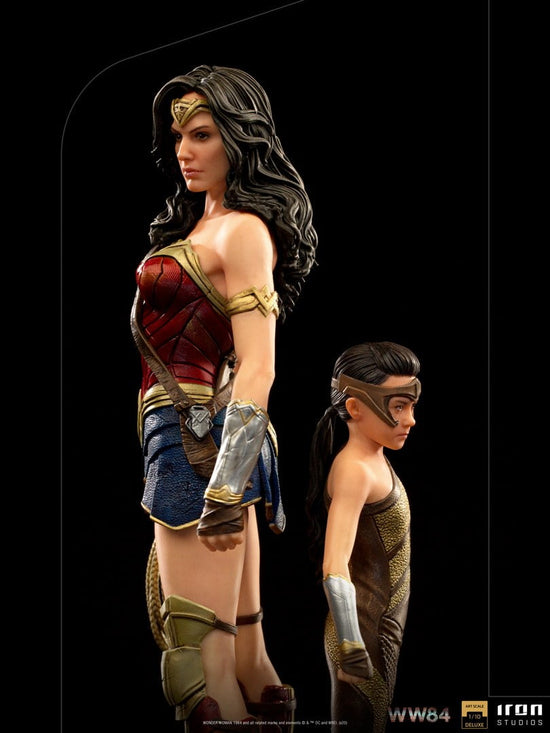Load image into Gallery viewer, Wonder Woman &amp;amp; Young Diana (DC Comics) Deluxe 1:10 Scale Statue by Iron Studios

