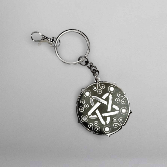 Load image into Gallery viewer, Yennefer Medallion (The Witcher 3: Wild Hunt)  Keychain
