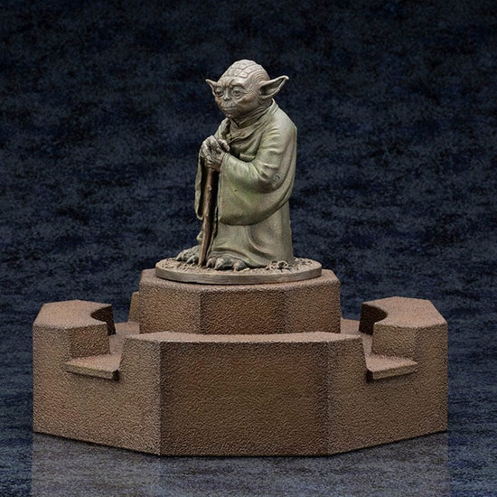 Yoda Fountain Statue (Star Wars) Lucasfilm 50th Anniversary Limited Edition Statue